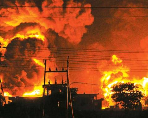 Fire in IOC plant at jaipur 02